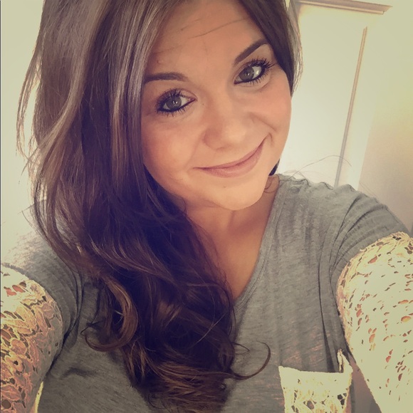 Meet your Posher, Terah - Picture 1 of 1